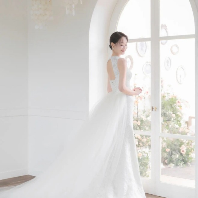 Yeon Min Ji vừa tuyên bố kết hôn.