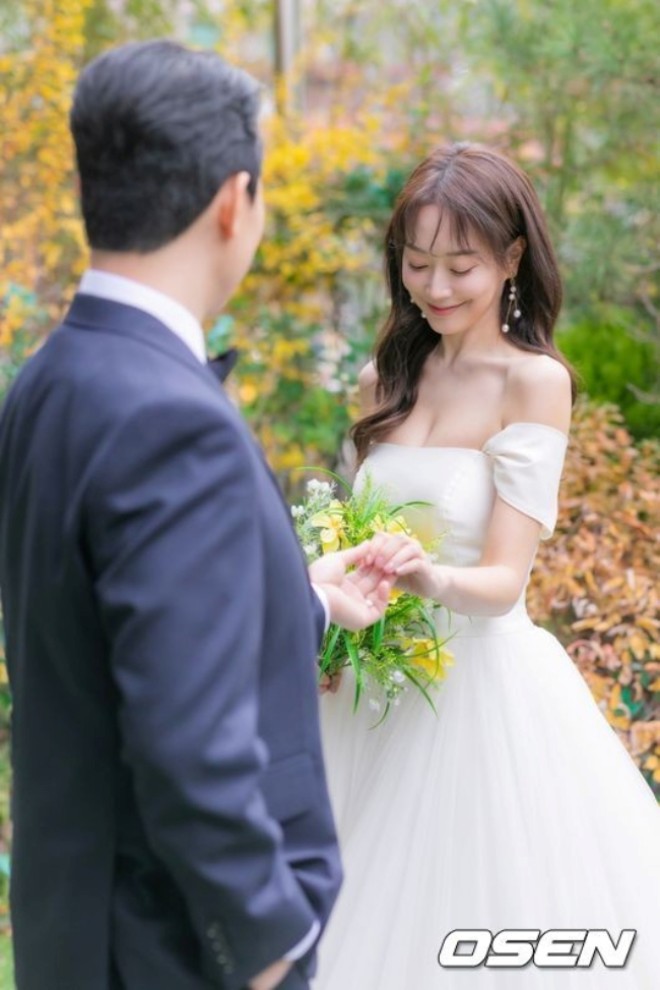 Ông xã của Yeon Min Ji là trưởng phòng cảnh sát.