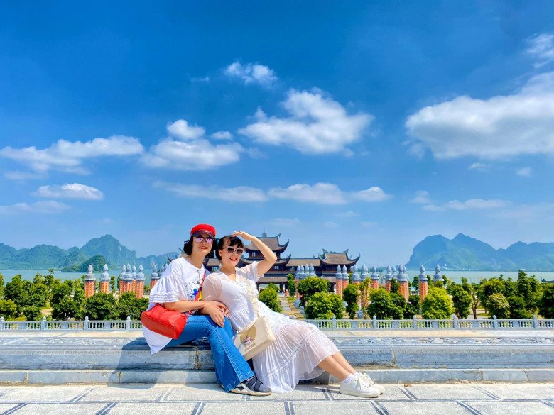 Chị gái ruột của danh hài Vân Dung từng đi thi hoa hậu giờ ra sao: 50 tuổi vẫn trẻ xinh, sành điệu - 20