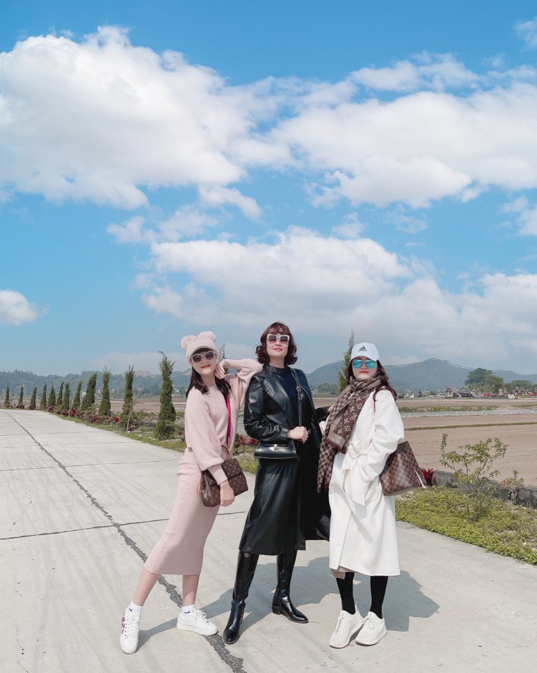 Chị gái ruột của danh hài Vân Dung từng đi thi hoa hậu giờ ra sao: 50 tuổi vẫn trẻ xinh, sành điệu - 18