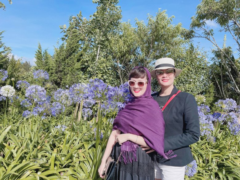 img srchttps://cdn.eva.vn/upload/1-2024/images/2024-02-29/chi-gai-ruot-cua-danh-hai-van-dung-tung-di-thi-hoa-hau-gio-50-tuoi-van-tre-xinh-sanh-dieu-321426160_546737960507033_1385714453872200439_n-1709202592-715-width780height585.jpg width660 /