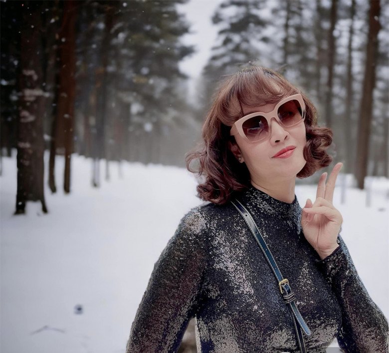 Chị gái ruột của danh hài Vân Dung từng đi thi hoa hậu giờ ra sao: 50 tuổi vẫn trẻ xinh, sành điệu - 11