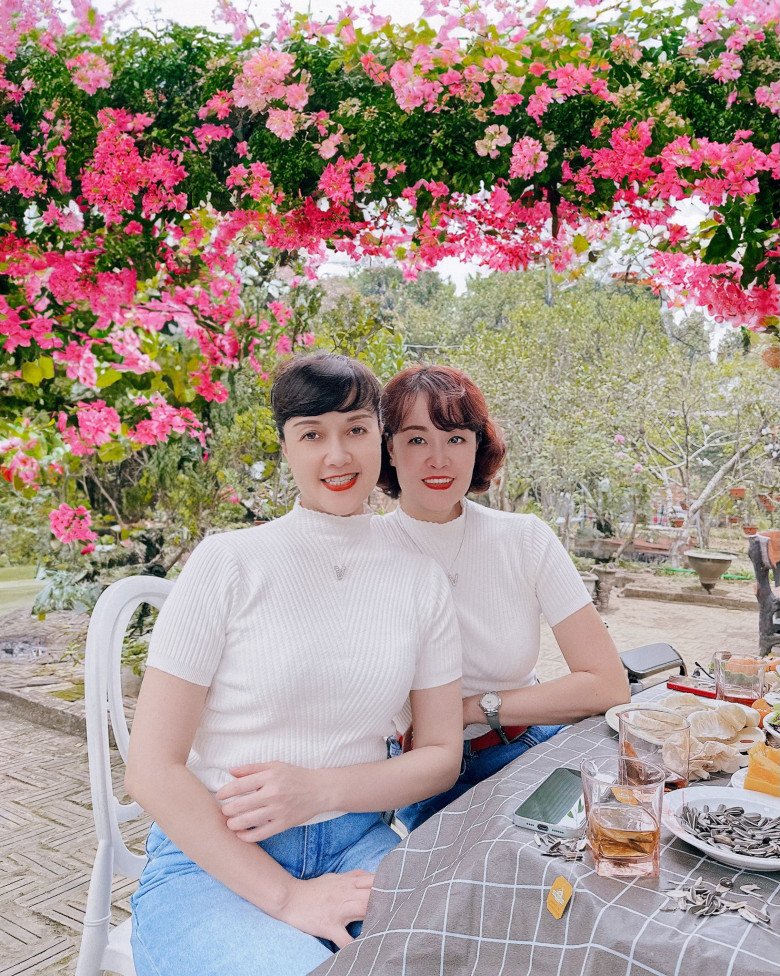 Hình ảnh bên chị gái vừa được danh hài Vân Dung đăng tải.