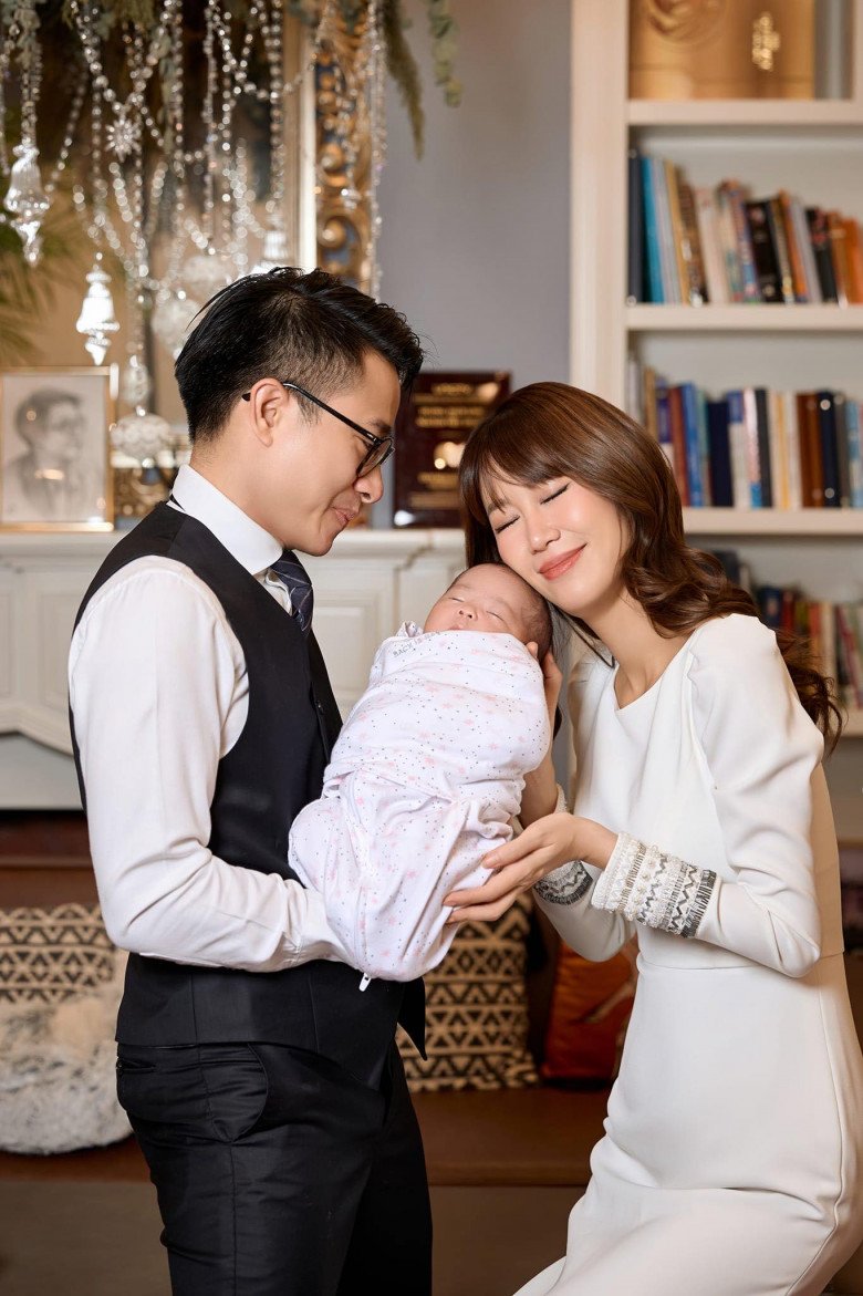 Nàng hậu mang thai ở tuổi 40, không nhìn bụng chẳng ai biết có bầu, sinh con xong trẻ đẹp như gái mới lớn - 11