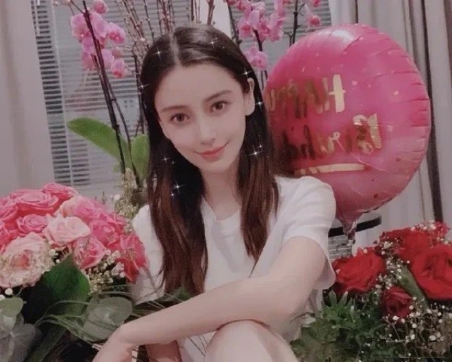 Angelababy không chia sẻ ảnh đón tuổi mới trên trang cá nhân.