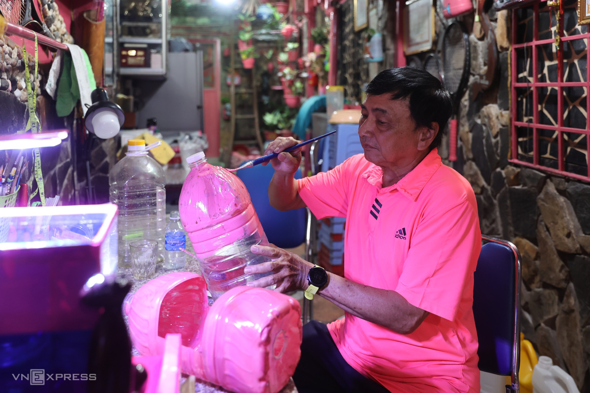 Căn nhà toàn màu hồng của người đàn ông Sài Gòn - 11