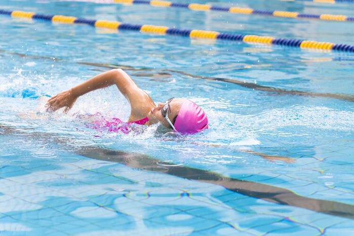 Tập thể dục có giúp chống ung thư? Bác sĩ mắc ung thư sống hơn 20 năm chia sẻ thường xuyên tập bộ môn này - 4