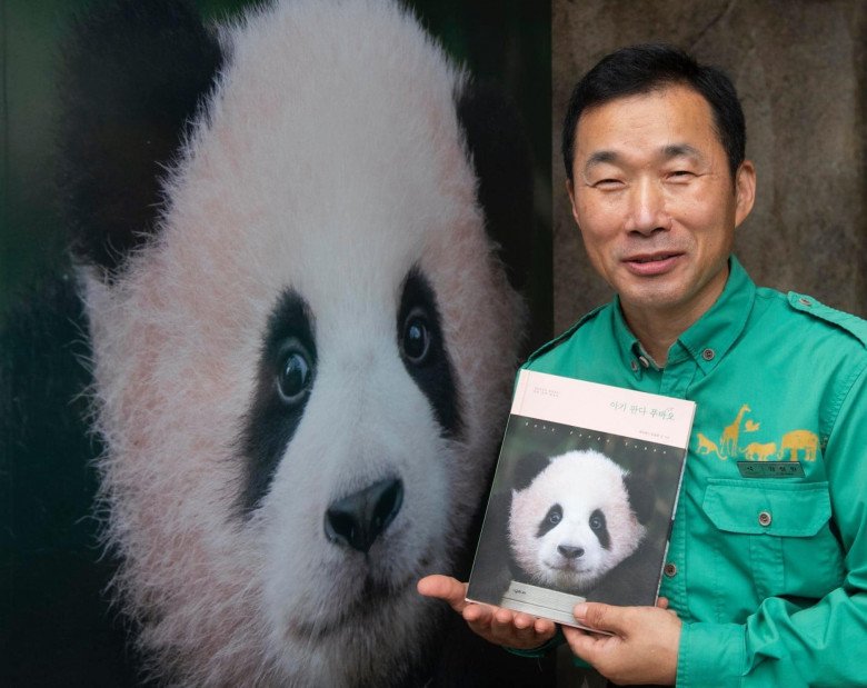 Sách về Fubao luôn trong tình trạng cháy hàng dù giá không hề rẻ.