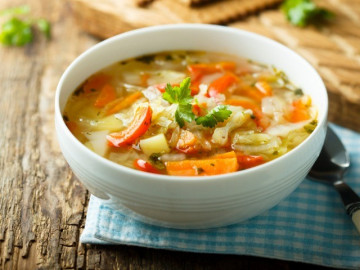 Có gì trong bát canh của bác sĩ miễn dịch người Nhật mà có thể giúp ông 27 năm không ốm đau?