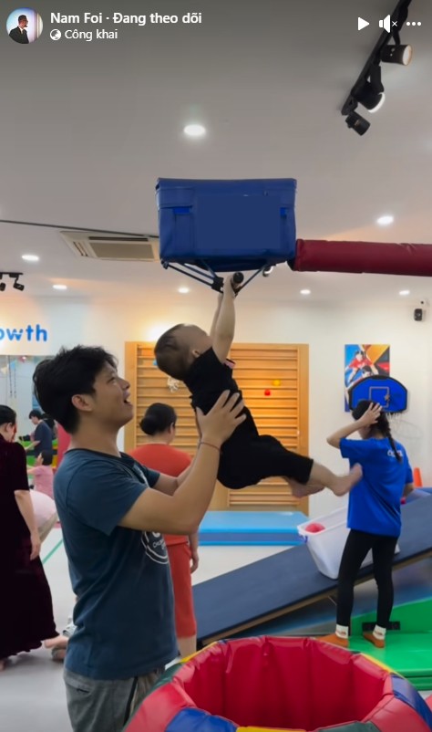 MC thể thao đẹp nhất nhì Việt Nam và chồng đại gia cho con học đu xà, leo cột từ sơ sinh - 3