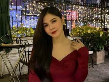 MC thể thao đẹp nhất nhì Việt Nam và chồng đại gia cho con học đu xà, leo cột từ sơ sinh