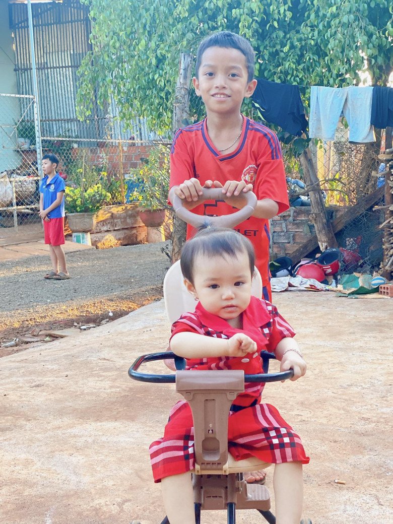 Hiện tại Y Byen ᵭã có thêm một bé gái.