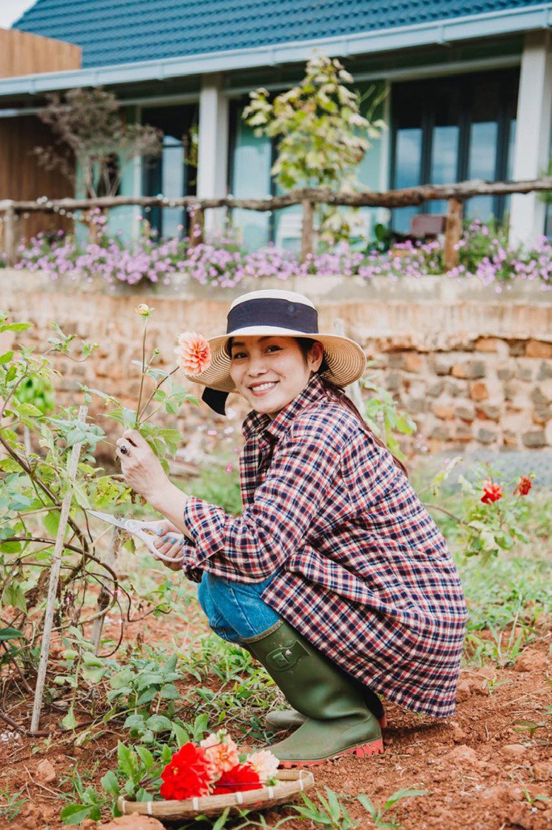 Nữ ca sĩ 8X nay thành nông dân, sống trong cơ ngơi xinh đẹp trên mảnh đất 2.000m2 ở thành phố ngàn hoa - 16