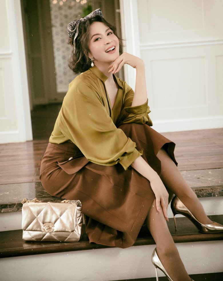 MC Thanh Mai còn là Á hậu điện ảnh năm 1992, từ đó đến nay, hình ảnh mà người đẹp đưa đến công chúng luôn ngọt ngào và hoàn hảo từ nhan sắc đến gu ăn mặc. 