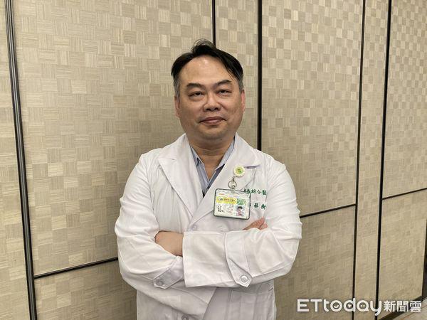 Bác sĩ Cai Shuwei nhắc nhở sau phẫu thuật thắt ống dẫn tinh nên chờ ít nhất 1 tuần mới quan hệ. 