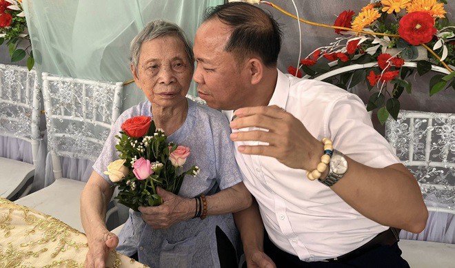 Ông Hương cho rằng, liều thuốc quan trọng nhất với người già đó chính là tình cảm.