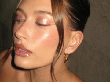 Xu hướng makeup hứa hẹn khuấy đảo Hè này: Vibe sương sương gợi cảm