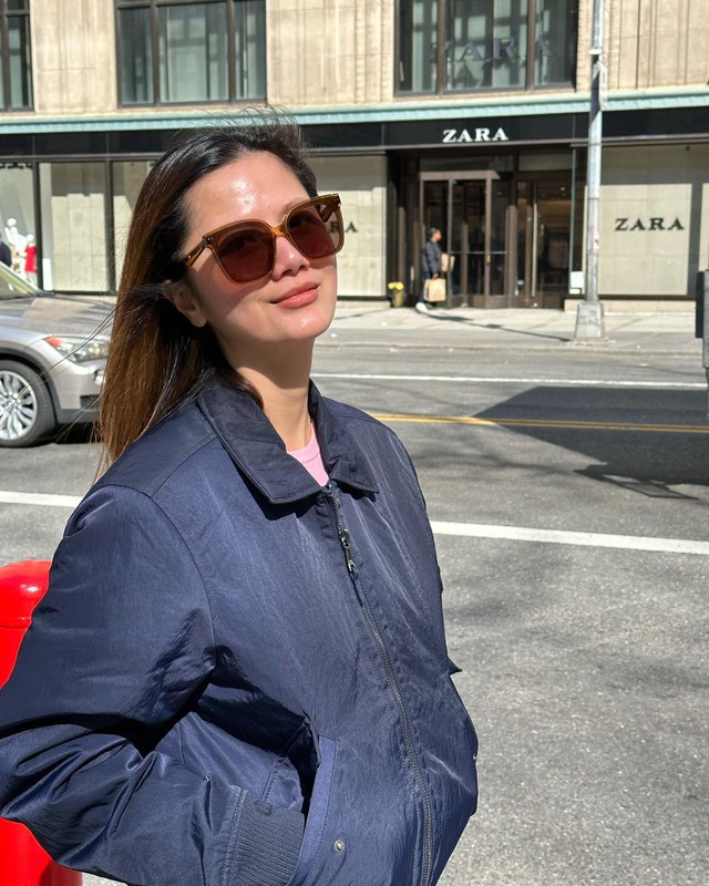 Sau đó, Vân Anh lấn sân sang diễn xuất và được khán giả nhớ đến nhiều hơn khi vào vai Ngọc Diệp trong Bỗng dưng muốn khóc. Đây là nhân vật phụ với tính cách đanh đá, luôn đối đầu với cô gái bán sách Trúc do Hà Tăng thủ vai. Cũng chính vì nét diễn xuất đỉnh cao và quá nhập tâm, Vân Anh bị không ít khán giả ghét, gọi cô là nữ phụ chua ngoa.