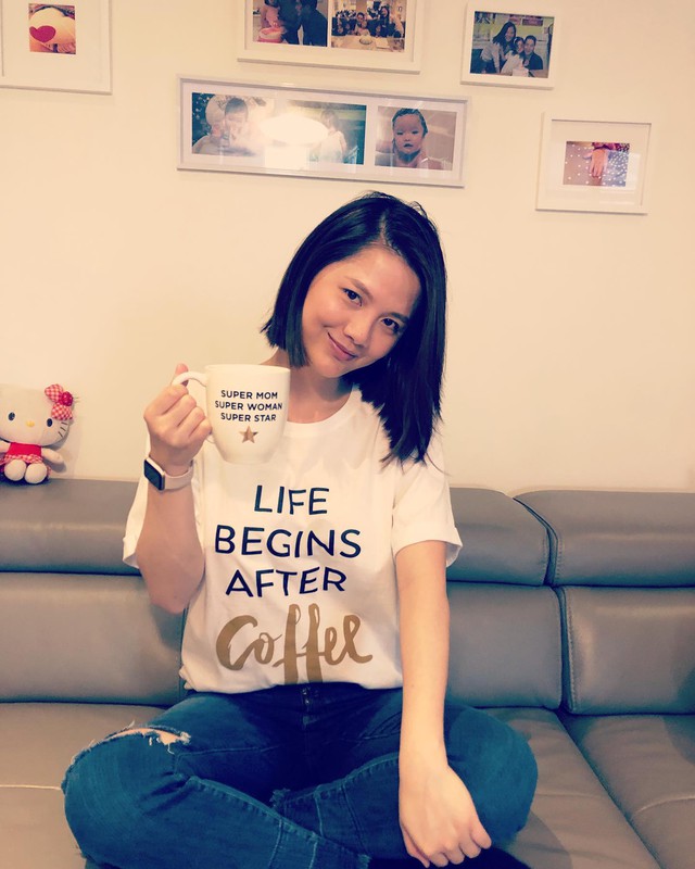 Ở tuổi 40, Vân Anh luôn chăm chỉ vận động để có được vóc dáng săn chắc và khỏe mạnh. Nhờ tinh thần lạc quan, ăn uống khoa học nên nữ diễn viên ngày nào có được làn da mịn màng không bị tác động của thời gian.