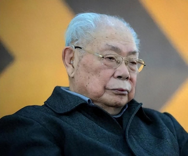 Nhà văn Ma Shitu 2 lần mắc ung thư nhưng vẫn sṓng tới 104 tuổi. 