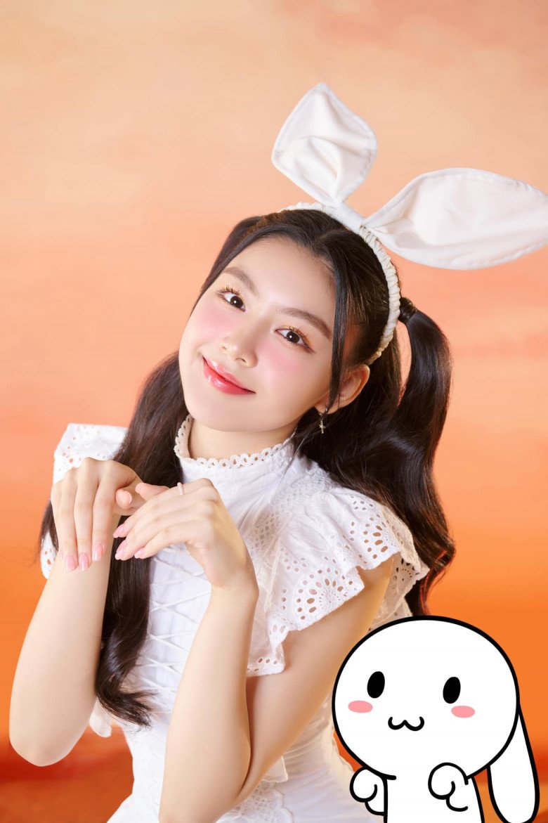 Nhóc tì đang được định hình phong cách lẫn gu thẩm mỹ phù hợp với độ tuổi của mình. Xuất hiện trong các shoot hình quảng cáo hay quay TVC, nhóc tì luôn được tô vẽ chuẩn mực.