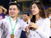 Giải trí - Sao Việt 24h: Chủ tịch CLB Hà Nội phải xếp hàng mua trà sữa dỗ Đỗ Mỹ Linh vì vợ dỗi con gái nhỏ