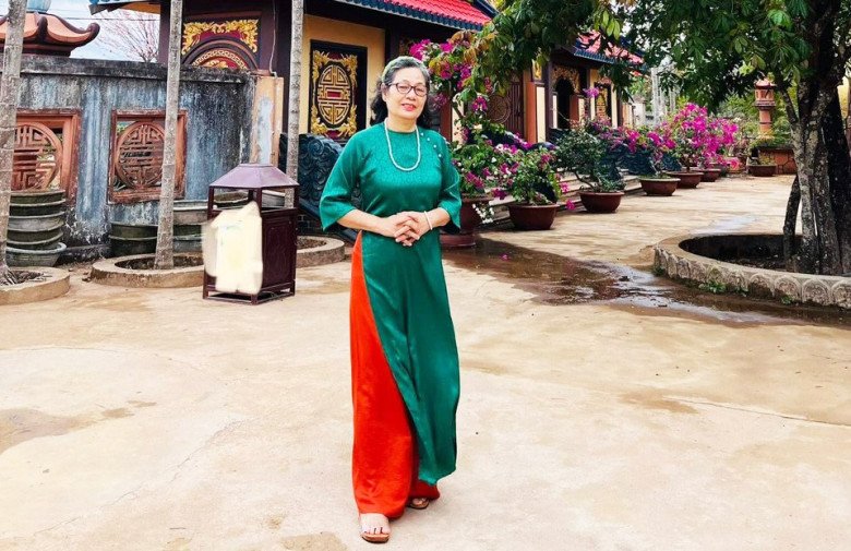 Ở tuổi 73, bà Liên có dáng người trẻ đẹp, làn da trắng hồng. Ảnh: NVCC