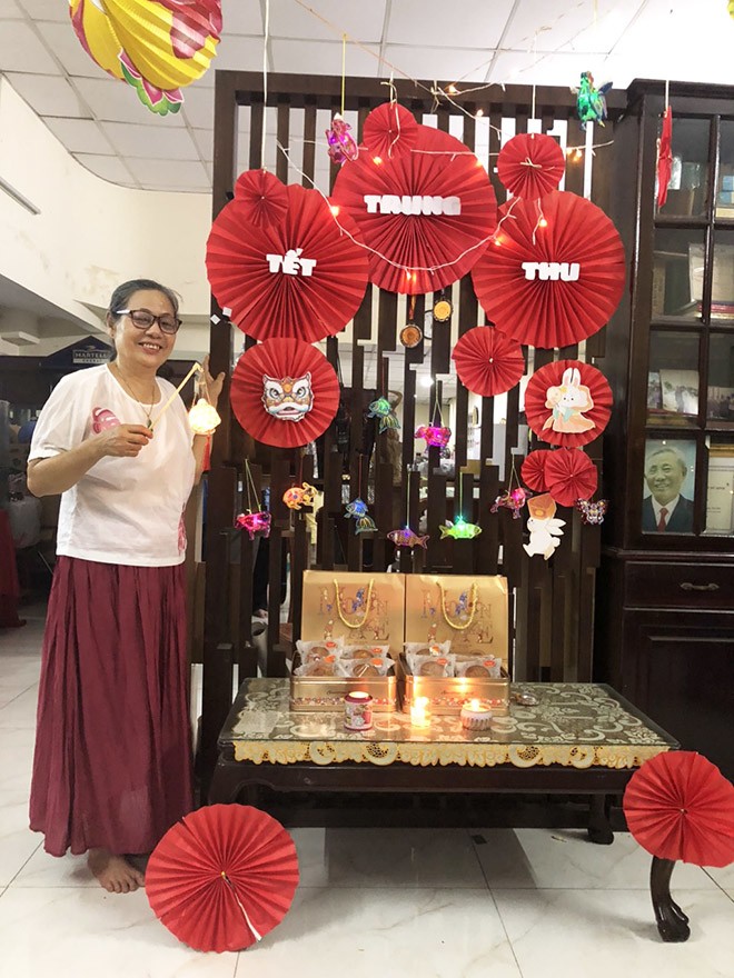 Theo bà Liên, đi du lịch là cách giúp bà thư giãn, biết được nhiều nơi, tạo cho mình lối sống lành mạnh. Ảnh: NVCC.
