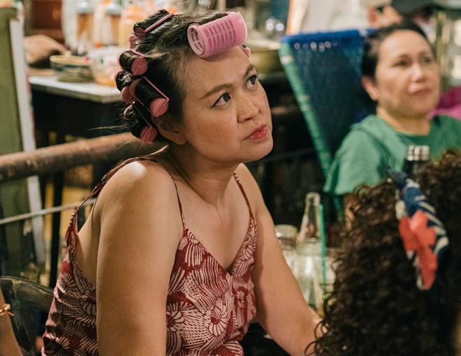 Ngọc Nga vào vai bà hàng xóm khó chịu của Mai.