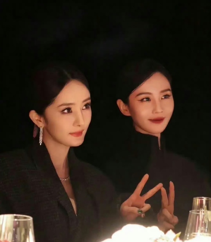 Dương Mịch - Lưu Thi Thi: Từng mâu thuẫn tới mức không nhìn mặt, giờ nối lại tình xưa thành đôi amp;#34;khuê mậtamp;#34; - 5