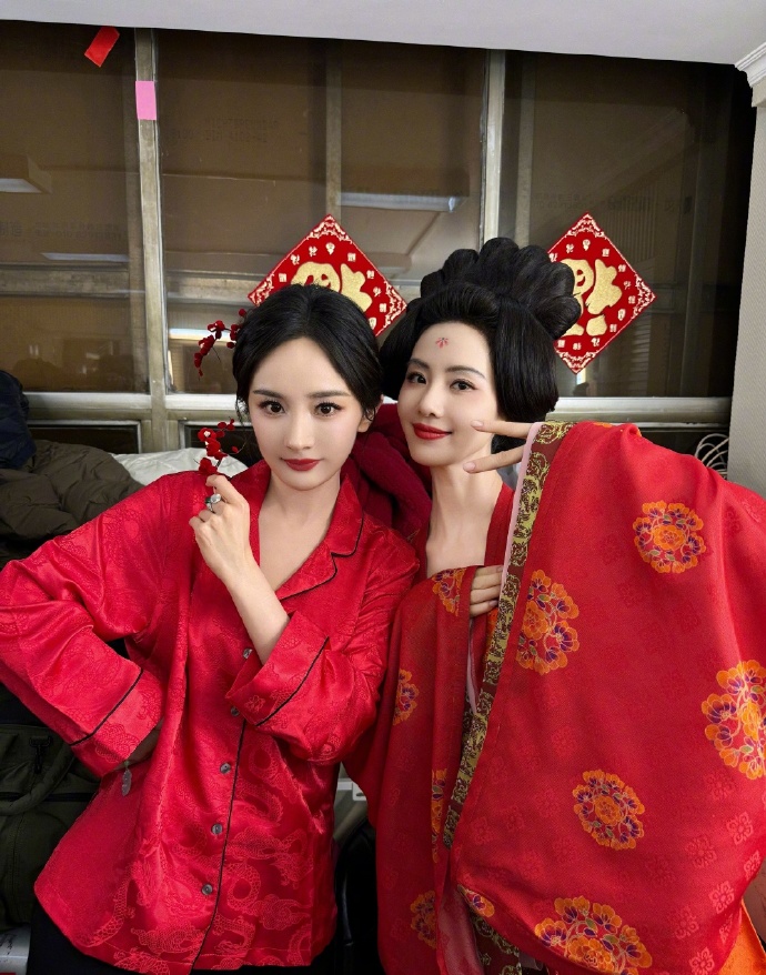 Dương Mịch - Lưu Thi Thi: Từng mâu thuẫn tới mức không nhìn mặt, giờ nối lại tình xưa thành đôi amp;#34;khuê mậtamp;#34; - 4