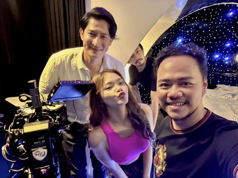 Những khoảnh khắc hậu trường thân thiết của hai chú cháu Thanh Trâm - Huy Khánh.