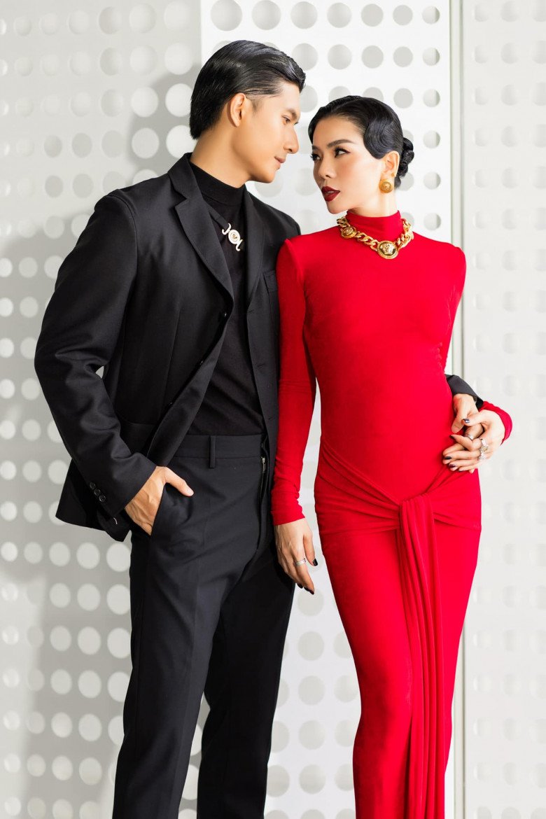 Cả 2 đồng hành cùng nhau trong công việc lẫn cuộc sống.