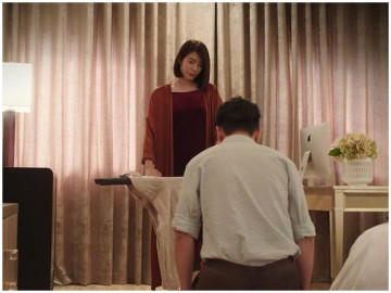 Vợ sinh con thứ 4, chồng quỳ xuống nói một câu cảm động nhưng khiến cô chết lặng