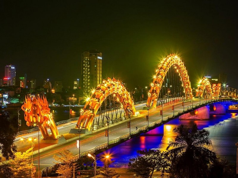 Đây là cầu có kiến trúc độc đáo được Tập đoàn Louis Berger (Mỹ) thiết kế dạng vòm thép đơn duy nhất tại khu vực Đông Nam Á, tính đến nay.
