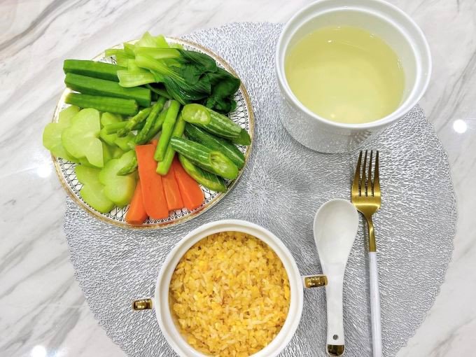 Bữa cơm giàu chất xơ của mẹ bầu Phương Oanh.