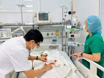 Bé trai 13 tuổi hôn mê vì laptop phát nổ khi đang học bài đã tử vong