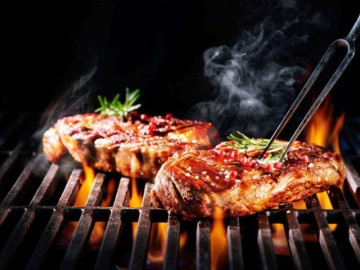 Người phụ nữ không ăn thịt đỏ vẫn mắc ung thư, bác sĩ tiết lộ ăn kiểu này mới giúp ngừa ung thư tốt hơn