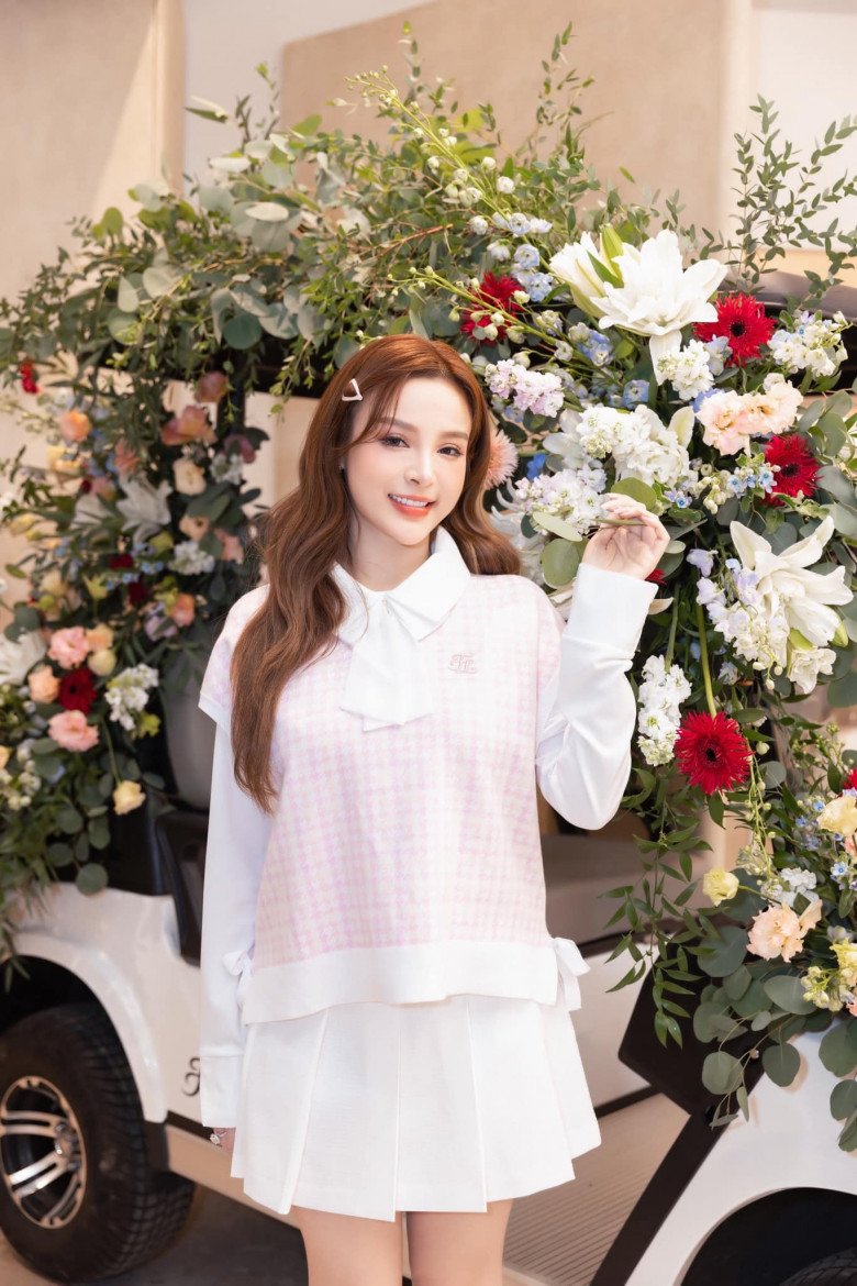 Huyền Baby tiết lộ được chồng và gia đình chồng ủng hộ khi trở lại showbiz.