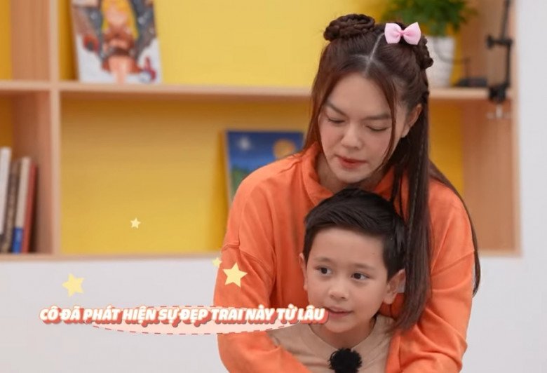 Phạm Quỳnh Anh mê vẻ đẹp trai của Alex nhà Thảo Trang.