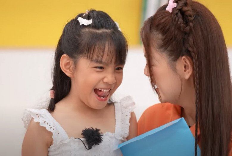 Diệp Lâm Anh amp;#34;fakeamp;#34; xuất hiện trước cửa nhà Phạm Quỳnh Anh, bé Tuệ An amp;#34;hết hồnamp;#34; - 18