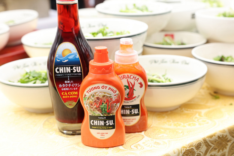 Hương vị truyền thống nguyên bản của phở bò chín bùng nổ cùng tương ớt CHIN-SU Sriracha