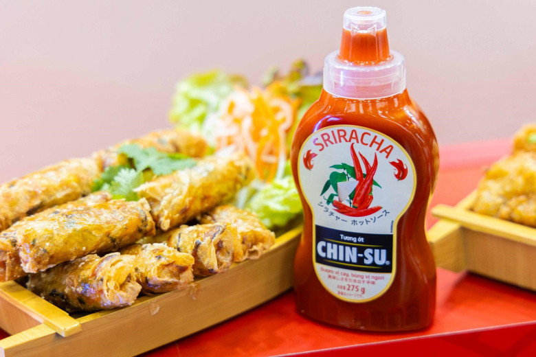 CHIN-SU Sriracha giúp các món ẩm thực xứ Phù Tang thêm ngon