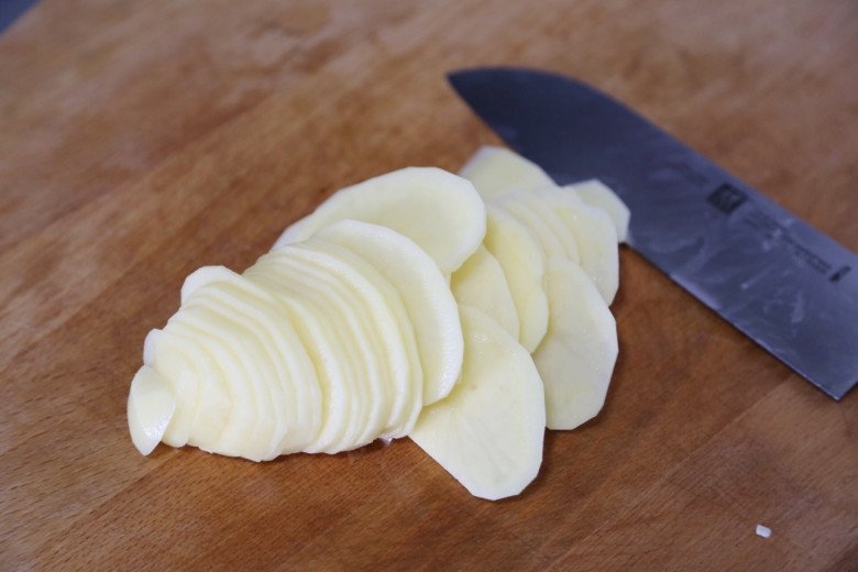 Xào khoai tây, thêm bước này bảo sao khoai không nát lại dẻo ngon, miếng nào cũng lành lặn - 2
