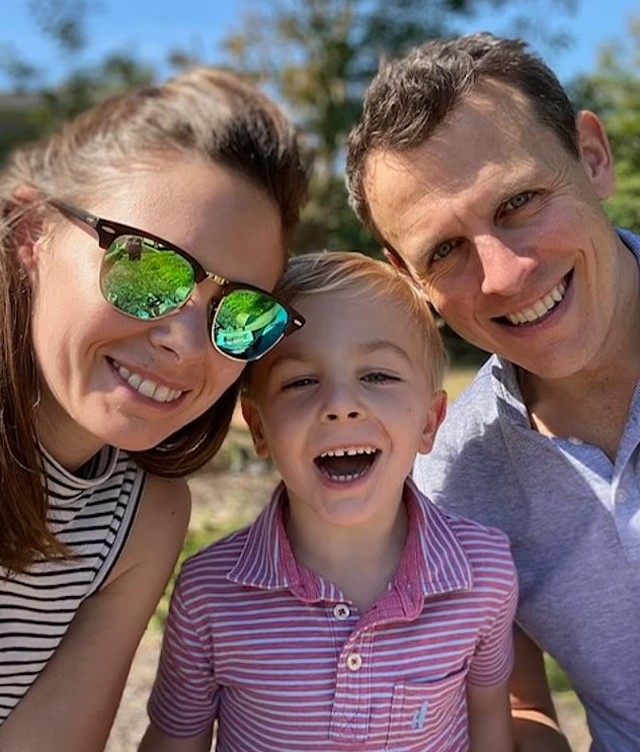 Đang chiến đấu với bệnh u não, bé trai 9 tuổi vẫn tự leo amp;#34;nóc nhà thế giớiamp;#34; để quyên góp từ thiện - 2