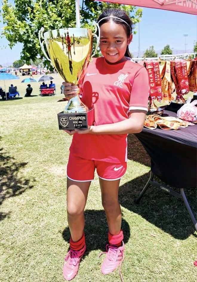 Cô bé nhiều lần ghi bàn giúp đội tuyển của mình giành chiến thắng.
