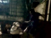 Tin tức - Xôn xao clip đánh con dâu trên mạng xã hội: Người bố chồng nói gì?