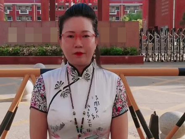 3 lần bị bỏ rơi khi còn nhỏ, nữ họa sĩ nhận nuôi 11 đứa trẻ, được mệnh danh là amp;#34;bà mẹ thiên thầnamp;#34; - 1