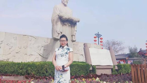 3 lần bị bỏ rơi khi còn nhỏ, nữ họa sĩ nhận nuôi 11 đứa trẻ, được mệnh danh là amp;#34;bà mẹ thiên thầnamp;#34; - 2