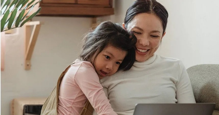 Lời nói của con gái khiến cô nhận ra mình bị cắm sừng. (Ảnh minh hoạ)